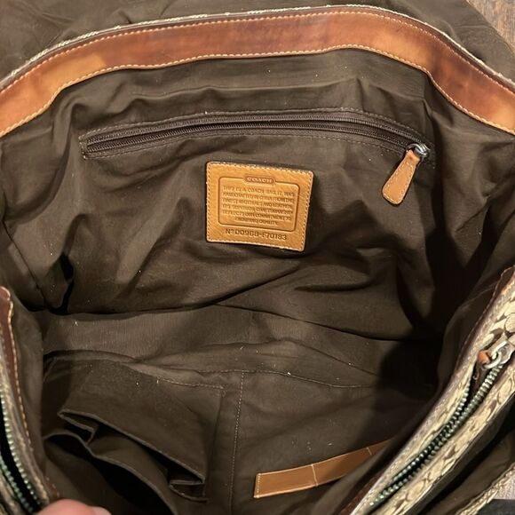 Coach Voyage Signature Messenger Bag in GUC signature jacquard fabric - Picture 11 of 16